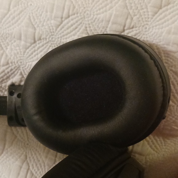 SONY WIRELESS RF Stereo Transmitter TMR-RF 400 Headphones w/ stand 5083894 EUC - Picture 2 of 5